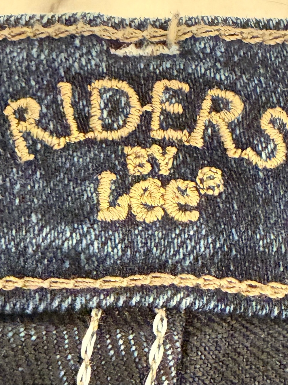 Riders by Lee Women's Boot Cut Jeans in Dark Blue Wash. Size 8 - Picture 5 of 7
